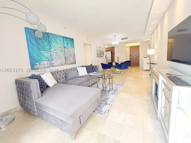 1-bedroom condo for rent in Miami Beach - 6365 Collins Ave 905 - MondialRealty