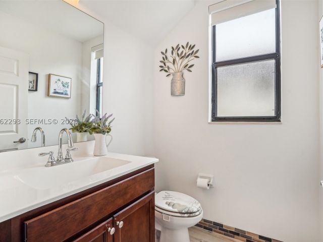 4-bedroom home for sale in Homestead - 11833 SW 240th Ter - MondialRealty
