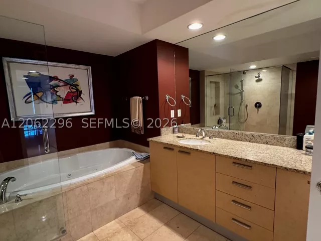 3-bedroom condo for rent in Hallandale Beach - 1850 S Ocean Dr 4203 - MondialRealty