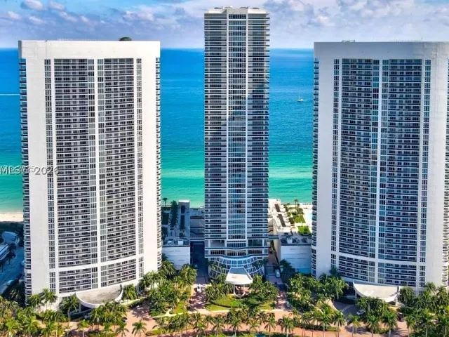 3-bedroom condo for rent in Hallandale Beach - 1850 S Ocean Dr 4203 - MondialRealty