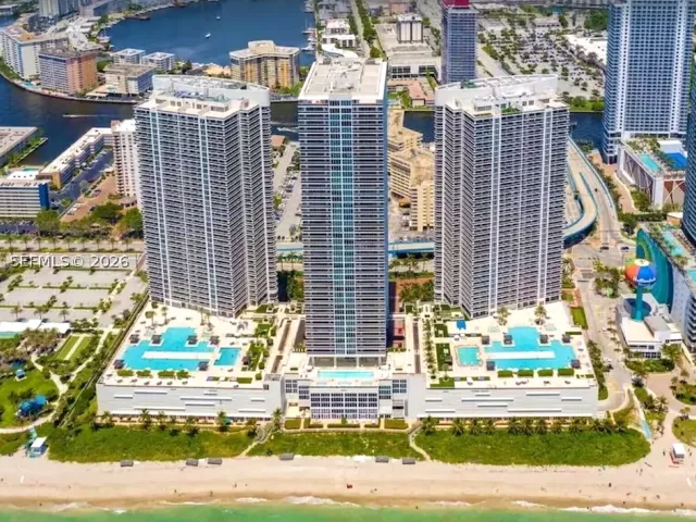 3-bedroom condo for rent in Hallandale Beach - 1850 S Ocean Dr 4203 - MondialRealty