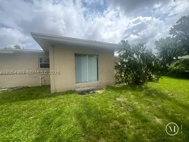 3-bedroom home for sale in North Miami Beach - 374 NE 171 Street - MondialRealty
