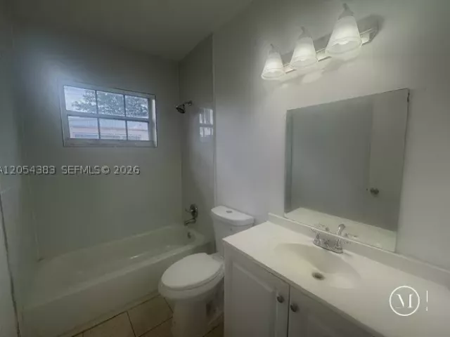 3-bedroom home for sale in North Miami Beach - 374 NE 171 Street - MondialRealty
