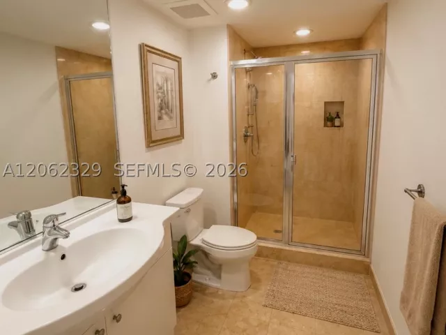 1-bedroom condo for sale in Hallandale Beach - 1830 S Ocean Dr 1405 - MondialRealty