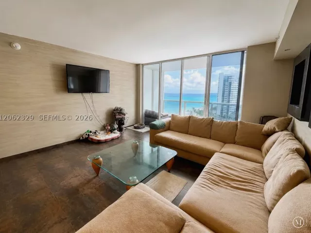 1-bedroom condo for sale in Hallandale Beach - 1830 S Ocean Dr 1405 - MondialRealty