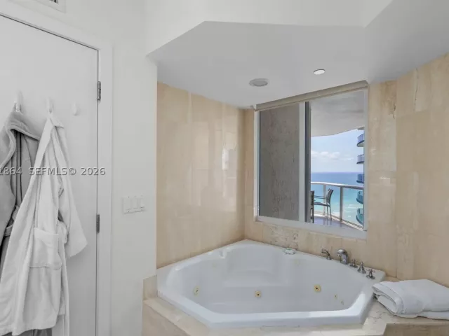 2-bedroom condo for sale in Sunny Isles Beach - 18671 Collins Ave 2903 - MondialRealty