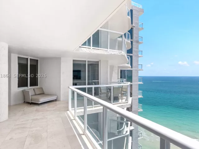 2-bedroom condo for sale in Sunny Isles Beach - 18671 Collins Ave 2903 - MondialRealty