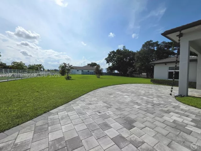 5-bedroom home for sale in Homestead - 17575 SW 280 TH ST - MondialRealty
