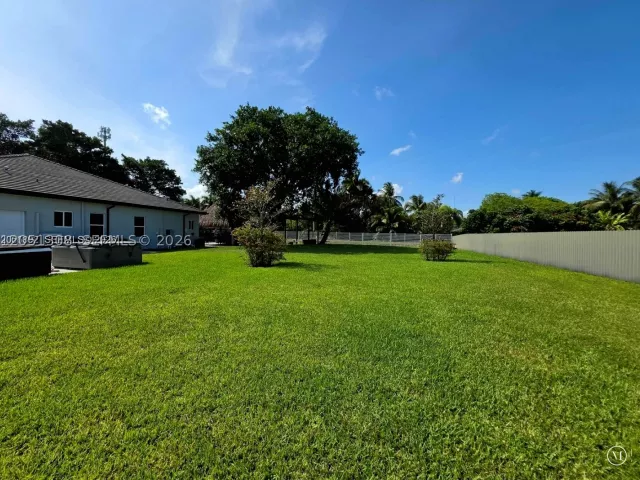 5-bedroom home for sale in Homestead - 17575 SW 280 TH ST - MondialRealty