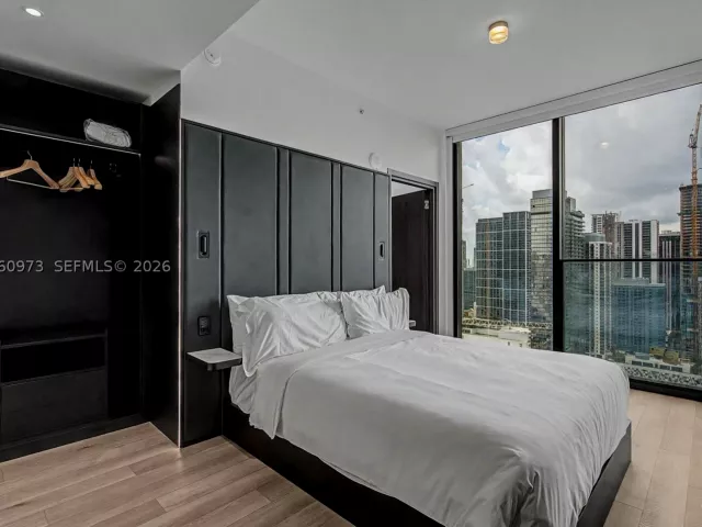 2-bedroom condo for rent in Miami - 20 NE 11th St 3808 - MondialRealty