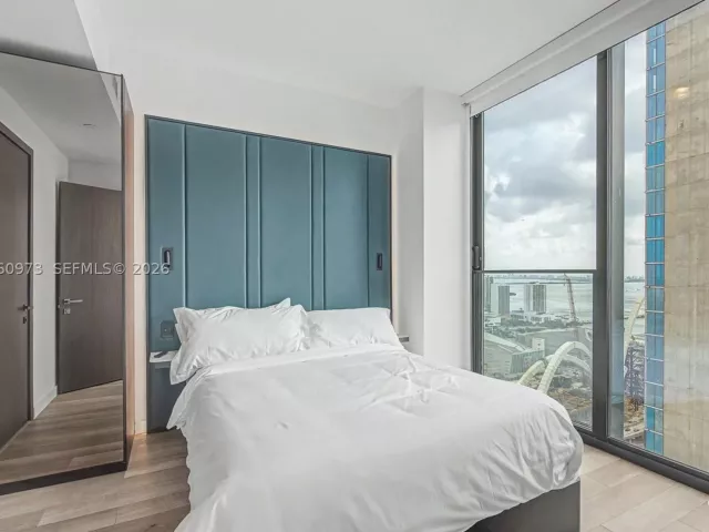 2-bedroom condo for rent in Miami - 20 NE 11th St 3808 - MondialRealty