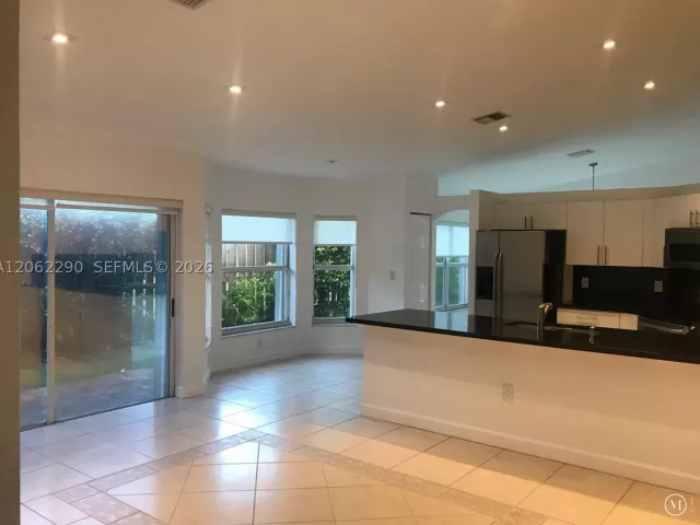 4-bedroom home for rent in Doral - 11236 NW 58th Ter - MondialRealty
