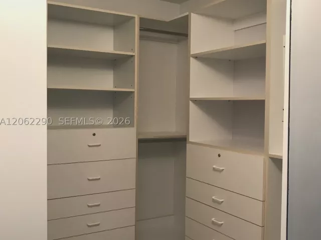 4-bedroom home for rent in Doral - 11236 NW 58th Ter - MondialRealty