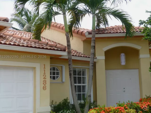 4-bedroom home for rent in Doral - 11236 NW 58th Ter - MondialRealty