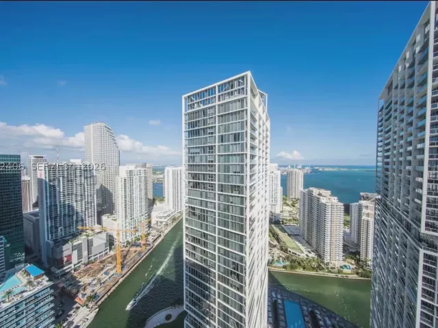 1-bedroom condo for sale in Miami - 485 Brickell Ave 4711 - MondialRealty