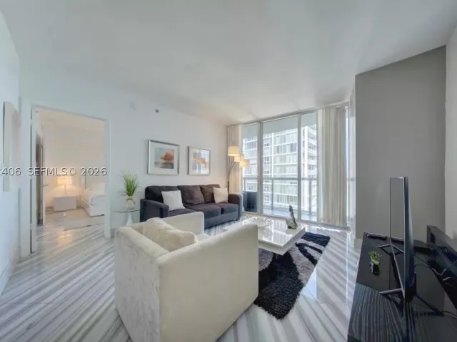 1-bedroom condo for sale in Miami - 485 Brickell Ave 4711 - MondialRealty
