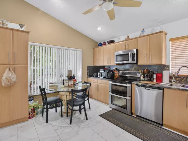 3-bedroom home for sale in Delray Beach - 13620 Weyburne Drive - MondialRealty