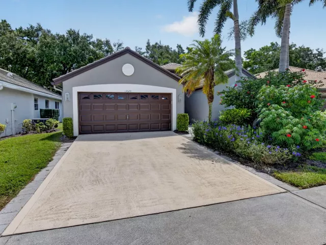3-bedroom home for sale in Delray Beach - 13620 Weyburne Drive - MondialRealty