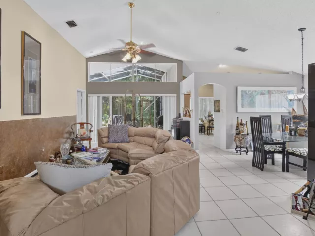 3-bedroom home for sale in Delray Beach - 13620 Weyburne Drive - MondialRealty