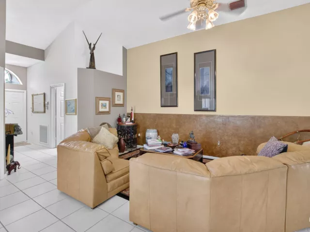 3-bedroom home for sale in Delray Beach - 13620 Weyburne Drive - MondialRealty