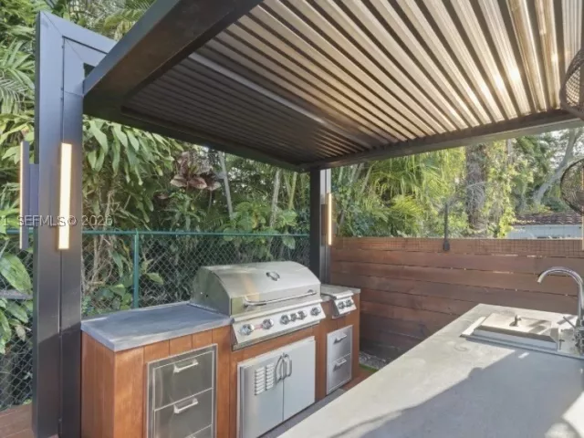 3-bedroom home for rent in Miami - 4628 SW 10th St 4628 - MondialRealty