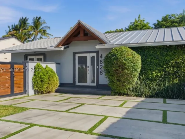 3-bedroom home for rent in Miami - 4628 SW 10th St 4628 - MondialRealty