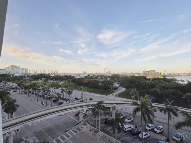 2-bedroom condo for rent in Miami - 50 Biscayne Blvd 804 - MondialRealty
