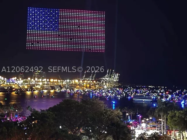 2-bedroom condo for rent in Miami - 50 Biscayne Blvd 804 - MondialRealty