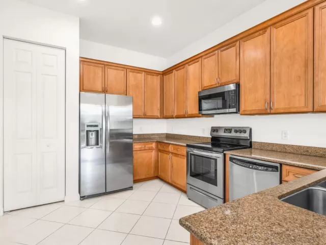3-bedroom home for rent in West Palm Beach - 669 Pacific Grove Drive 2 - MondialRealty