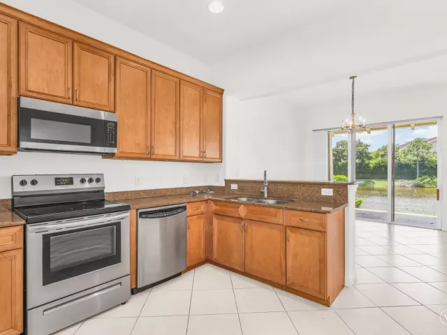 3-bedroom home for rent in West Palm Beach - 669 Pacific Grove Drive 2 - MondialRealty