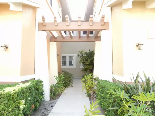 3-bedroom home for rent in West Palm Beach - 669 Pacific Grove Drive 2 - MondialRealty
