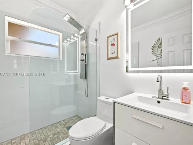 3-bedroom home for sale in Miami - 11831 SW 31st St - MondialRealty