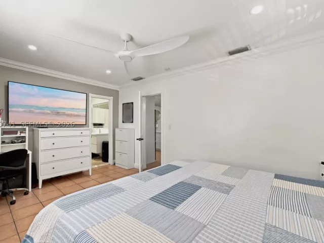 3-bedroom home for sale in Miami - 11831 SW 31st St - MondialRealty
