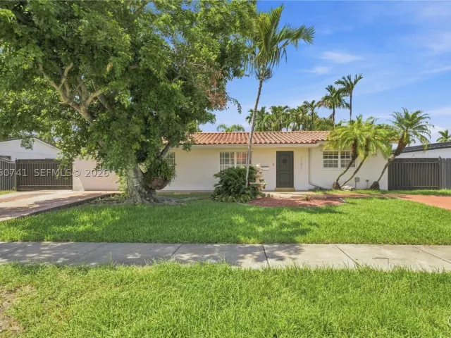 3-bedroom home for sale in Miami - 11831 SW 31st St - MondialRealty