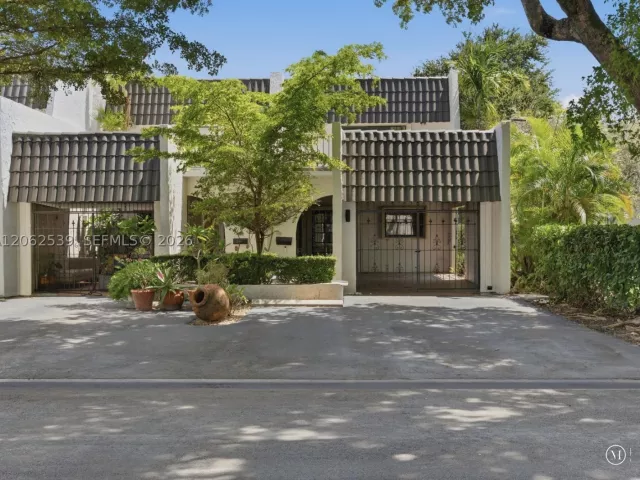 2-bedroom home for sale in Miami - 8886 SW 62nd Ter 8-A - MondialRealty
