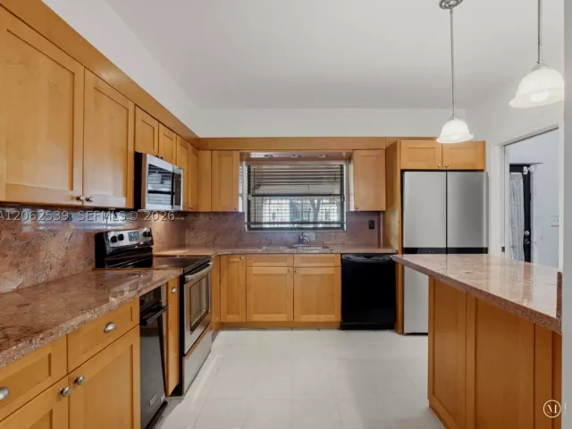2-bedroom home for sale in Miami - 8886 SW 62nd Ter 8-A - MondialRealty