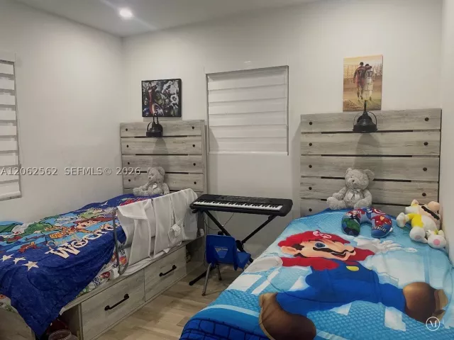 3-bedroom home for sale in Miami - 2401 SW 83rd Ave - MondialRealty