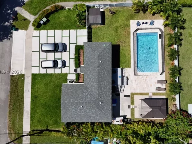 3-bedroom home for sale in Miami - 2401 SW 83rd Ave - MondialRealty