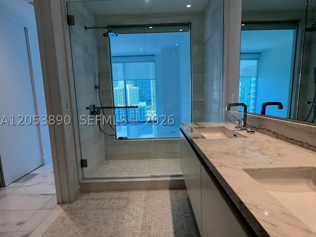 2-bedroom condo for sale in Miami - 700 NE 26th Ter 1506 - MondialRealty