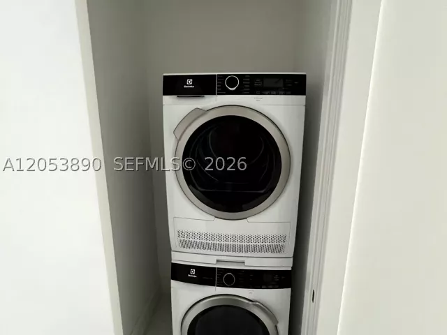 2-bedroom condo for sale in Miami - 700 NE 26th Ter 1506 - MondialRealty