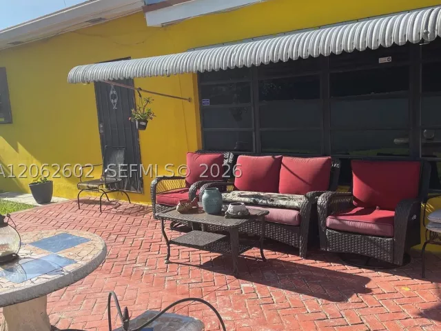 4-bedroom home for sale in Miami - 3265 NW 80th Ter - MondialRealty