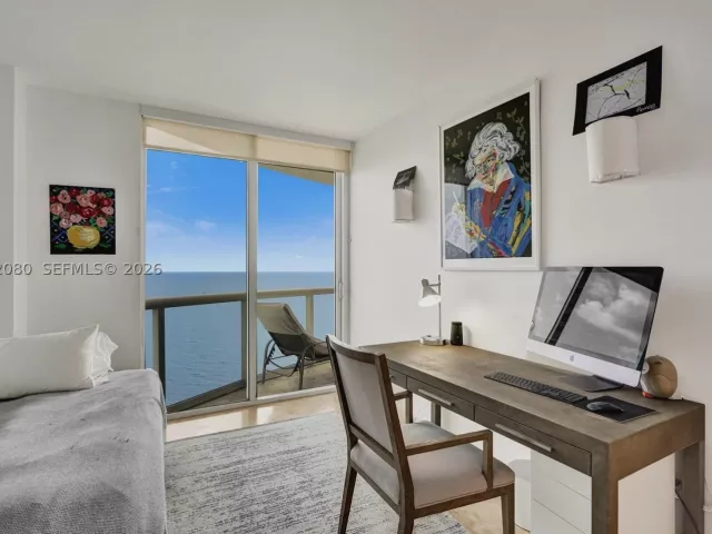 2-bedroom condo for sale in Miami Beach - 6365 Collins Ave 3002 - MondialRealty