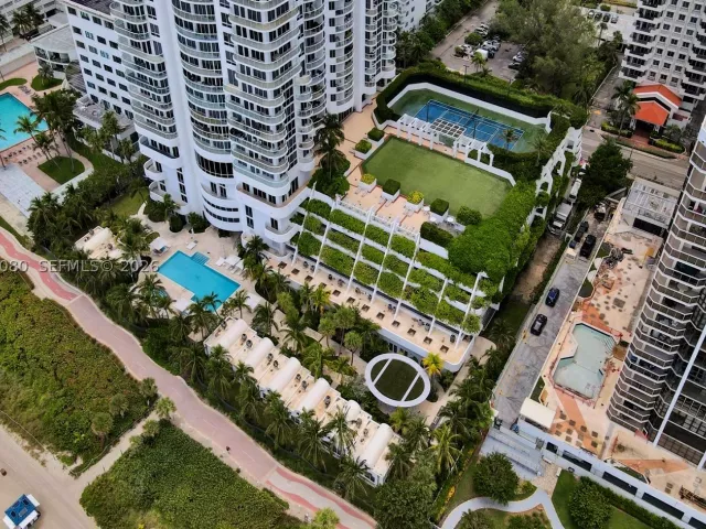 2-bedroom condo for sale in Miami Beach - 6365 Collins Ave 3002 - MondialRealty