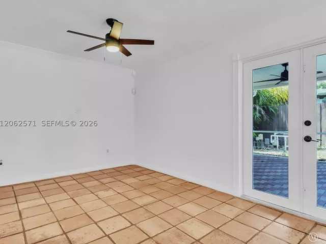 3-bedroom home for rent in Miami - 10015 SW 85th Ter - MondialRealty