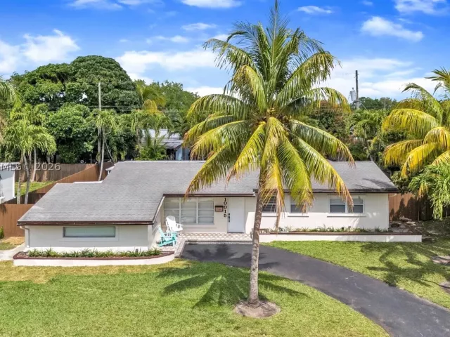 3-bedroom home for rent in Miami - 10015 SW 85th Ter - MondialRealty