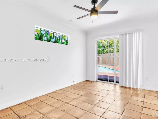3-bedroom home for rent in Miami - 10015 SW 85th Ter - MondialRealty