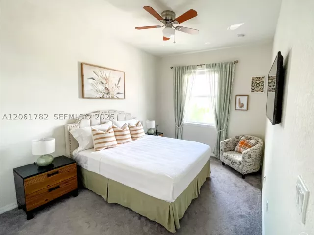 3-bedroom home for sale in Hollywood - 5100 Eucalyptus Dr 2 - MondialRealty