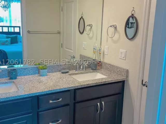 3-bedroom home for sale in Hollywood - 5100 Eucalyptus Dr 2 - MondialRealty