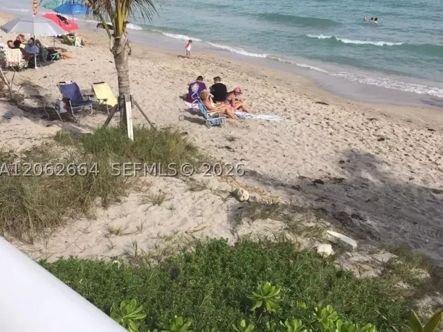 2-bedroom condo for sale in Hallandale Beach - 2030 S Ocean Dr 2223 - MondialRealty