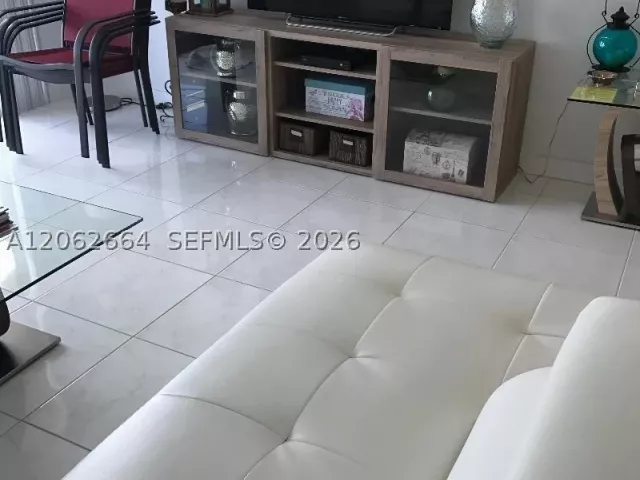 2-bedroom condo for sale in Hallandale Beach - 2030 S Ocean Dr 2223 - MondialRealty